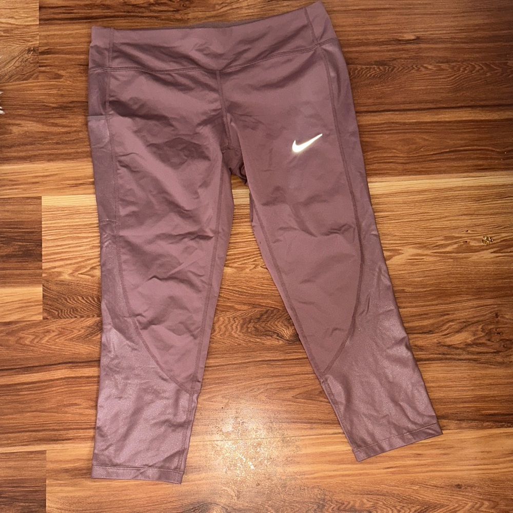 Nike DRI-FIT Cropped Leggings